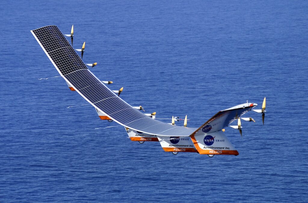 Helios in flight - electric vtol fixed wing uavs - motionew - 2